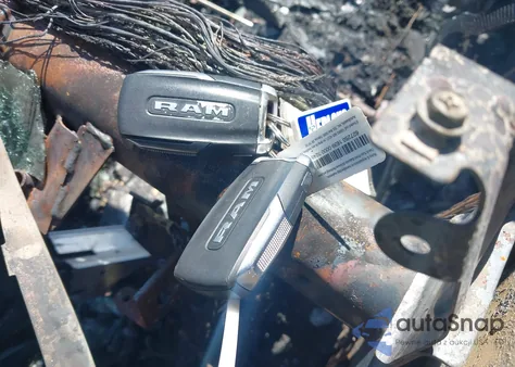 2019 Ram 1500 Laramie 4X4 5'7 Box из США, поврежденный, VIN 1C6SRFJT0KN862738